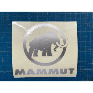 マムート(Mammut)のカッティングシート加工(登山用品)