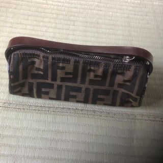 フェンディ(FENDI)のfendi 正規品 バック　小物いれ　化粧　ポーチ　ズッカ　柄(ポーチ)