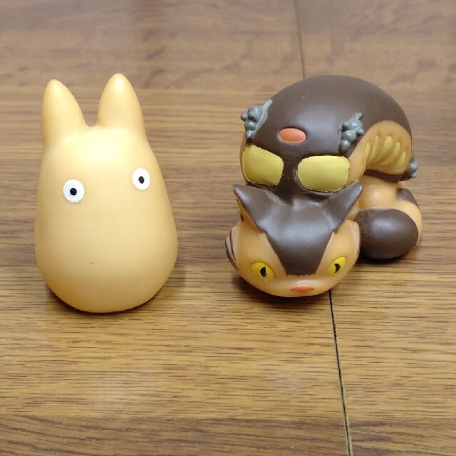 トトロ＋ネコバス置物（6体） エンタメ/ホビーのおもちゃ/ぬいぐるみ(キャラクターグッズ)の商品写真