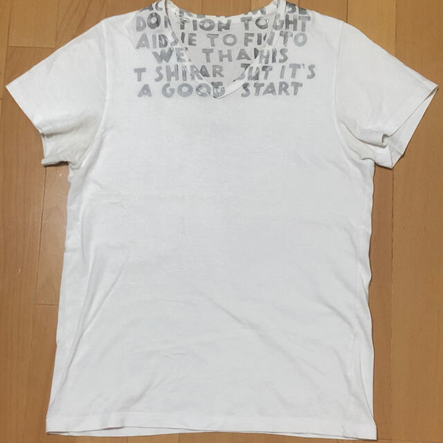 Maison Martin Margiela(マルタンマルジェラ)のMAISON MARGIELA AID Tシャツ WHITE メンズのトップス(Tシャツ/カットソー(半袖/袖なし))の商品写真