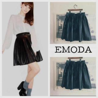 エモダ(EMODA)のEMODA♡レザースカート(ひざ丈スカート)