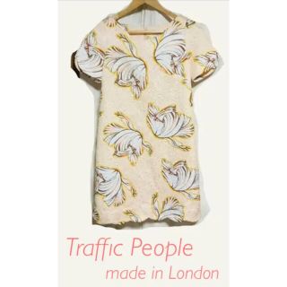 ワンピース　traffic people ★美品★(ひざ丈ワンピース)