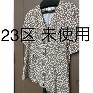 ニジュウサンク(23区)の大幅お値下げ　23区　未使用　S〜M   カットソー(カットソー(半袖/袖なし))