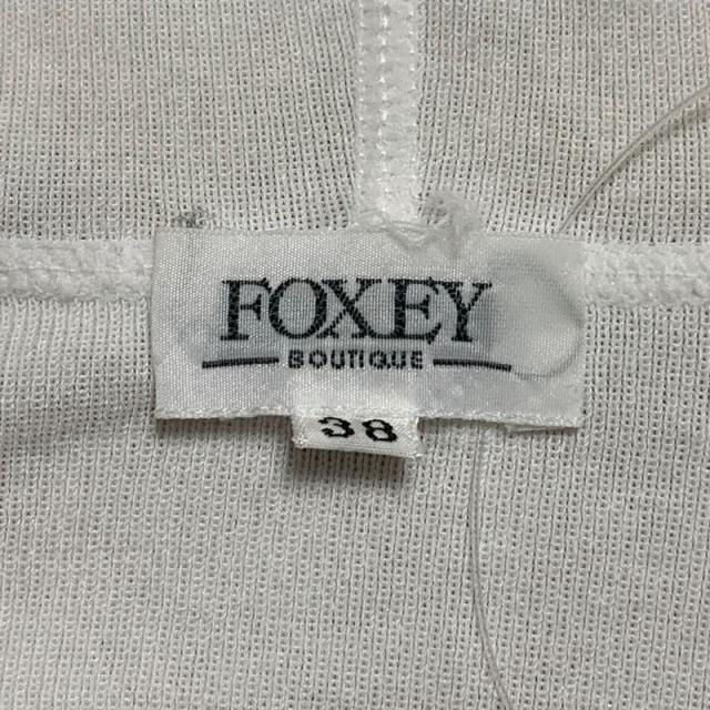 FOXEY(フォクシー)のフォクシー パーカー サイズ38 M美品  - 白 レディースのトップス(パーカー)の商品写真