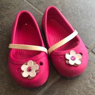 クロックス(crocs)の中古　クロックス　サンダル　15センチ(サンダル)