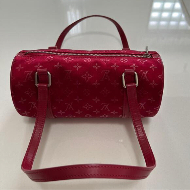 LOUIS VUITTON(ルイヴィトン)のルイヴィトン　モノグラムサテン　リトルパピヨン レディースのバッグ(ハンドバッグ)の商品写真