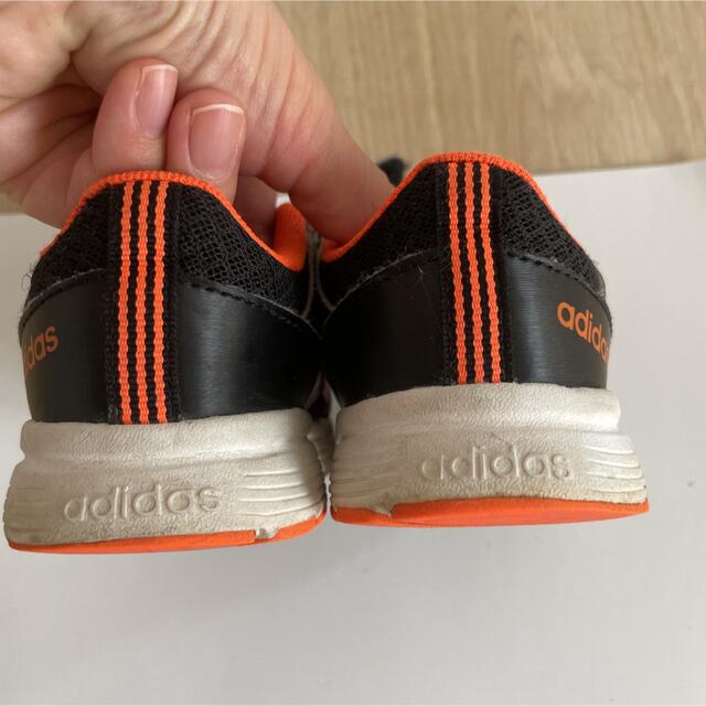 adidasキッズスニーカー　13㎝ キッズ/ベビー/マタニティのキッズ靴/シューズ(15cm~)(スニーカー)の商品写真