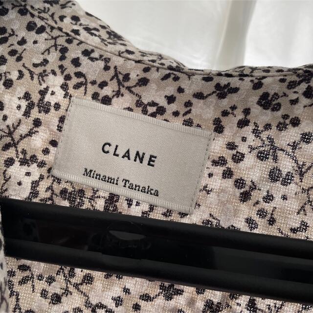 CLANE(クラネ)のCLANE  CIRCLE FLOWER SHIRT 田中みな実 レディースのトップス(シャツ/ブラウス(半袖/袖なし))の商品写真