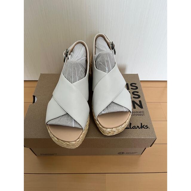 Clarks(クラークス)の★クラークス　サンダル　白　23.0cm★ レディースの靴/シューズ(サンダル)の商品写真