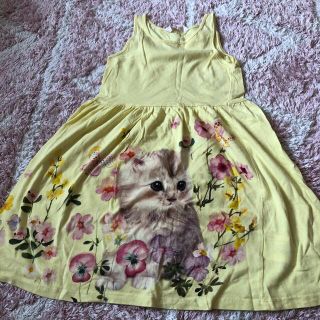 エイチアンドエム(H&M)のH &M可愛い猫ちゃんワンピース。(ワンピース)