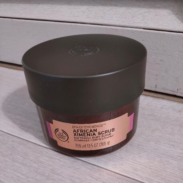 THE BODY SHOP(ザボディショップ)のザ ボディショップ  アフリカン ソフトニング ボディスクラブ 未使用 コスメ/美容のボディケア(ボディスクラブ)の商品写真