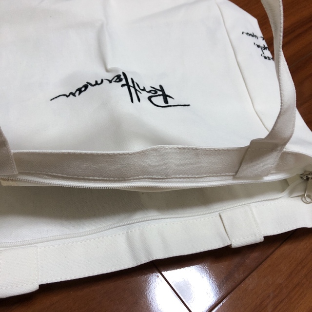 Ron Herman(ロンハーマン)のホワイト　ロンハーマン ブランドロゴ刺繍 キャンバストート レディースのバッグ(トートバッグ)の商品写真