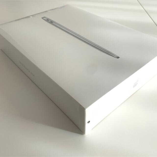 Apple(アップル)の【新品・未開封】M1 MacBook Air 2020シルバー スマホ/家電/カメラのPC/タブレット(ノートPC)の商品写真