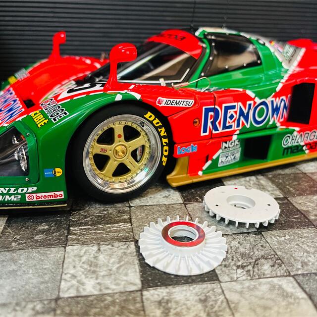 のつけよう】 1/18 AUTOart チャージ レナウン マツダ 787B トロフィー