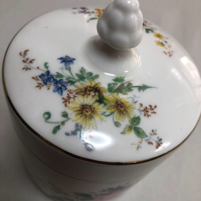 Royal Doulton(ロイヤルドルトン)のROYAL DOLTON ロイヤルドルトン  キャンディーボックス 未使用 インテリア/住まい/日用品のキッチン/食器(食器)の商品写真