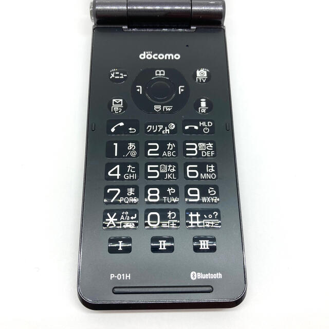 Panasonic(パナソニック)のdocomo P-01H ダークメタル FOMA ブラック 3G  ⑦ スマホ/家電/カメラのスマートフォン/携帯電話(携帯電話本体)の商品写真