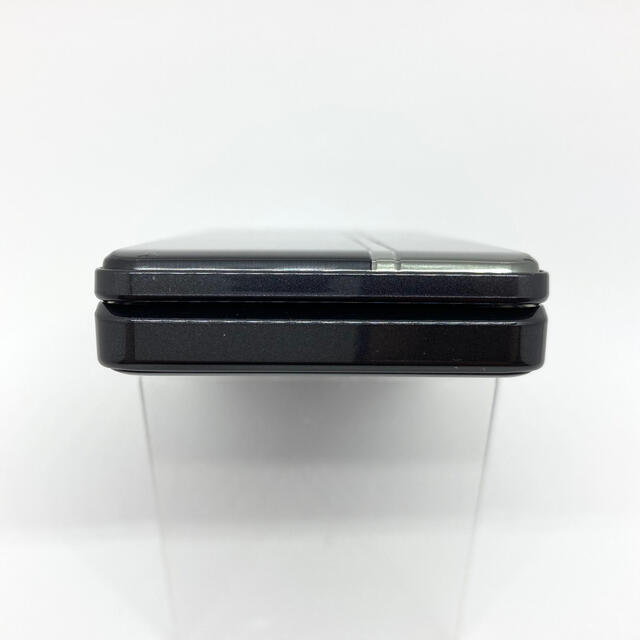 Panasonic(パナソニック)のdocomo P-01H ダークメタル FOMA ブラック 3G  ⑦ スマホ/家電/カメラのスマートフォン/携帯電話(携帯電話本体)の商品写真
