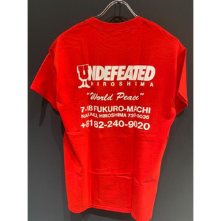 アンディフィーテッド(UNDEFEATED)のサイズ XLアンディフィーテッド リージョンTシャツ レッド(Tシャツ/カットソー(半袖/袖なし))