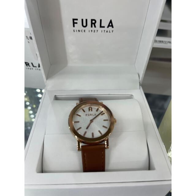 時計　ＦＵＲＬＡ　ＭＩＮＩＭＡＬ　ＳＨＡＰＥ　３２ｍｍシルバー