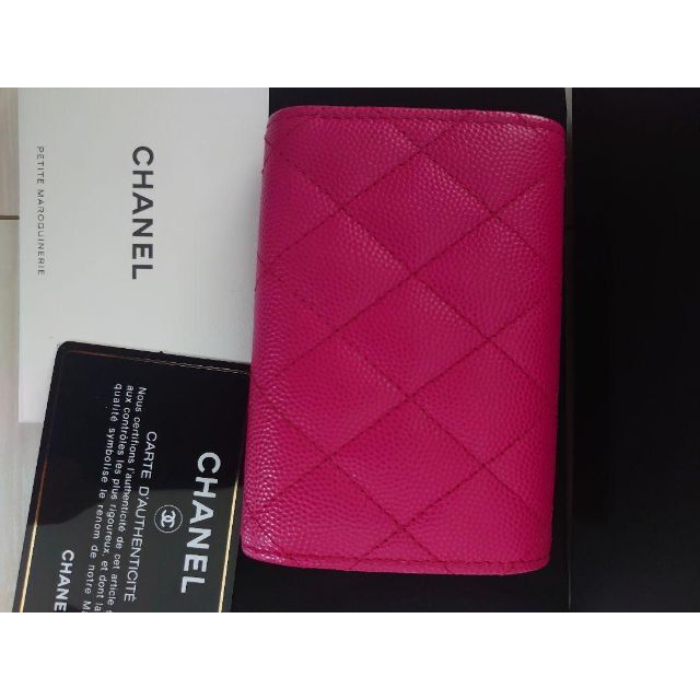 キャビアス】 CHANEL - CHANEL 三つ折り 財布 ピンク キャビアスキン キャビアス】 CHANEL - CHANEL 三つ折り 財布 ピンク キャビアスキン