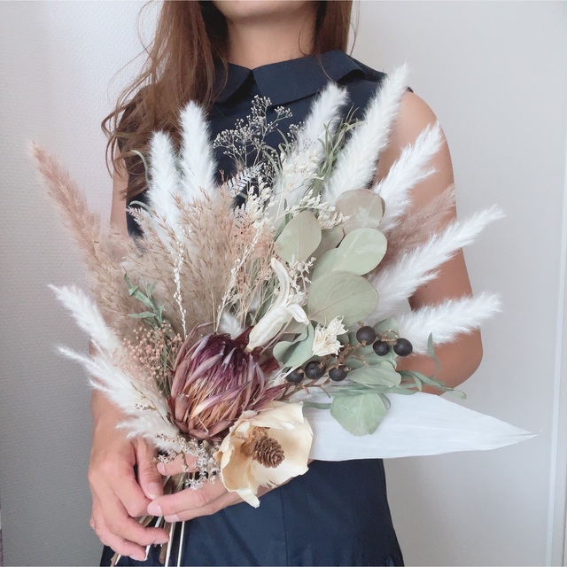 ウェディングプロテア&ココフラワーnuance color bouquet