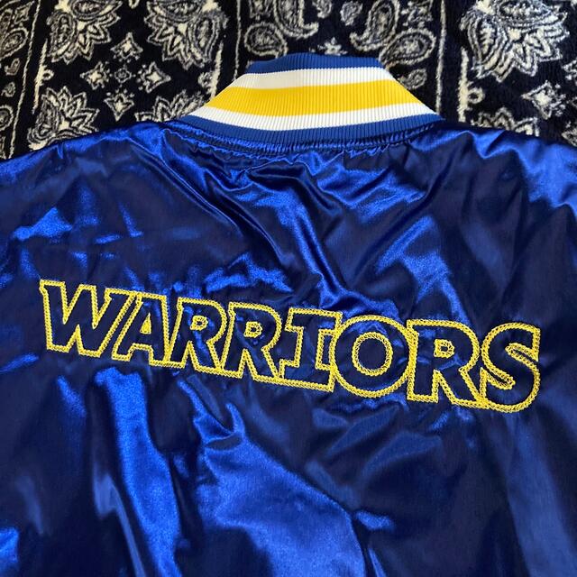 NIKE(ナイキ)の新品 ウォーリアーズ NIKE スタジャン リバーシブル L Warriors メンズのジャケット/アウター(スタジャン)の商品写真