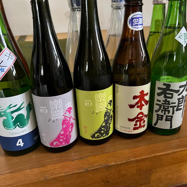 日本酒　四合瓶