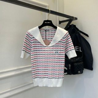 ミュウミュウ Tシャツの通販 200点以上 | miumiuを買うならラクマ