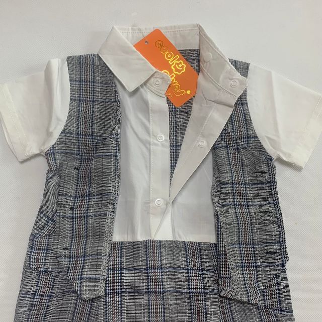 新品♪ 男の子 フォーマル ロンパース スーツ グレー チェック 半袖 60 キッズ/ベビー/マタニティのベビー服(~85cm)(セレモニードレス/スーツ)の商品写真