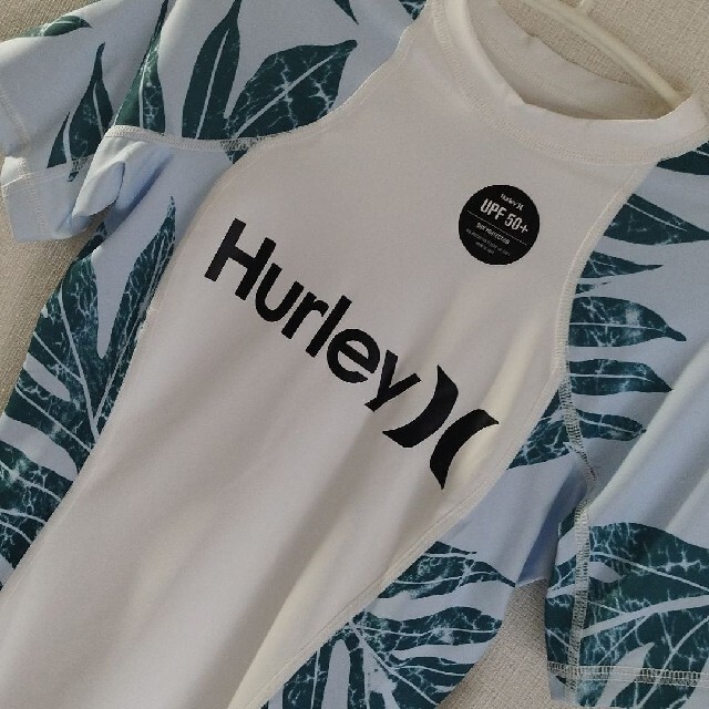 Hurley(ハーレー)のHurley 半袖　ラッシュガード　タグ付き新品 レディースの水着/浴衣(水着)の商品写真