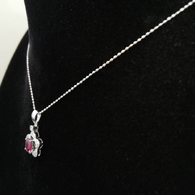 K18WG????ルビー✨ダイヤ0.08ct✨お花モチーフ????かわいいネックレス????