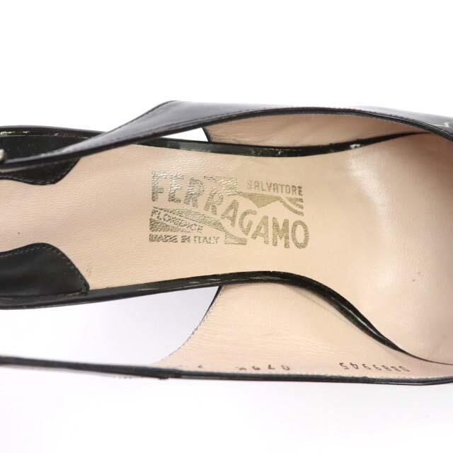 Salvatore Ferragamo(サルヴァトーレフェラガモ)のサルヴァトーレフェラガモ パンプス ラウンドトゥ ヴァラリボン 26.0cm 黒 レディースの靴/シューズ(ハイヒール/パンプス)の商品写真