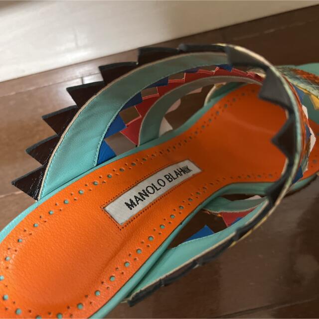 MANOLO BLAHNIK(マノロブラニク)のマノロブラニク未使用ミュール　ジミーチュウお好きな方にも レディースの靴/シューズ(サンダル)の商品写真