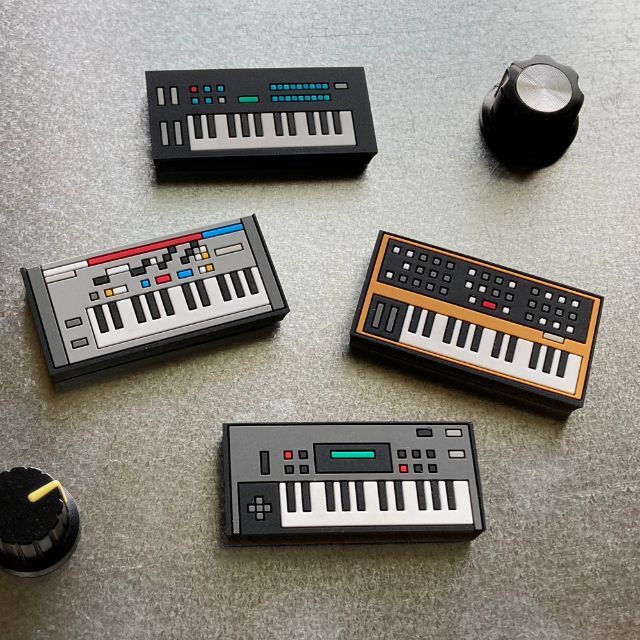 【マグネット】シンセ　ラバーマグネット／ 01：FM SYNTHESIZER 楽器の楽器 その他(その他)の商品写真