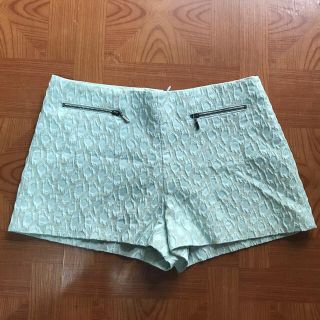 ザラ(ZARA)のZARA ショートパンツ 上品 レオパード 夏(ショートパンツ)