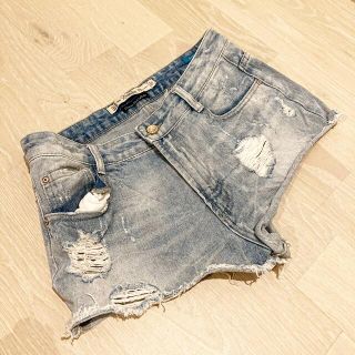 ザラ(ZARA)の定価6490円　一回着用　ZARA ダメージデニムショートパンツ(ショートパンツ)