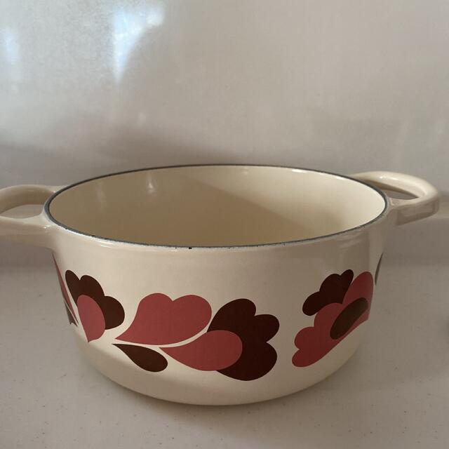 LE CREUSET(ルクルーゼ)のルクルーゼ ココットロンド ピーコック 18cm 新品 インテリア/住まい/日用品のキッチン/食器(鍋/フライパン)の商品写真