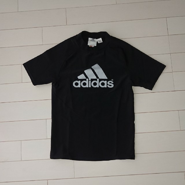 adidas(アディダス)のadidas＊ラッシュガード 半袖 男の子 150 キッズ/ベビー/マタニティのキッズ服男の子用(90cm~)(水着)の商品写真