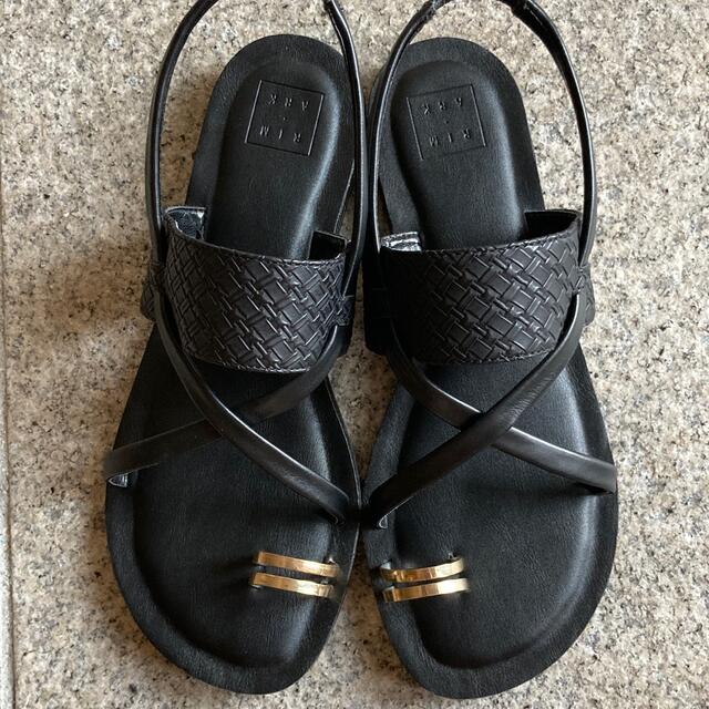 DEUXIEME CLASSE(ドゥーズィエムクラス)の最終値下げ　フラットサンダル　Enboss low heel sandal レディースの靴/シューズ(サンダル)の商品写真