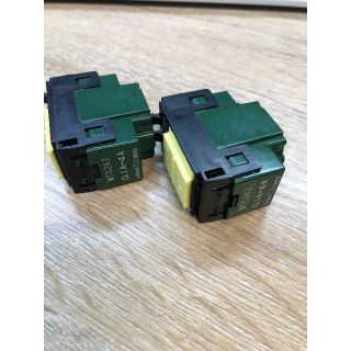 パナソニック(Panasonic)のコスモシリーズワイド21 埋込パイロットスイッチC(3路)(4A) WT5242(その他)