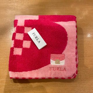 フルラ(Furla)のフルラタオルハンカチピンク(ハンカチ)