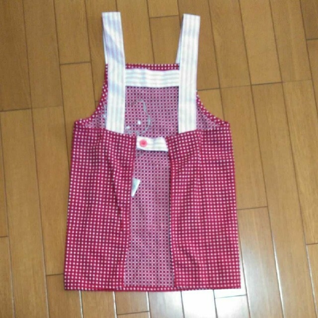 ハローキティエプロン キッズ/ベビー/マタニティのキッズ服女の子用(90cm~)(その他)の商品写真