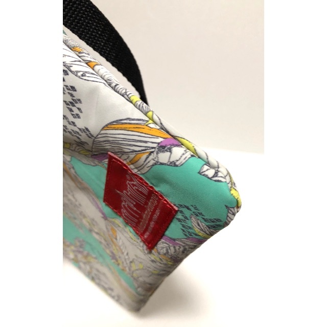 Manhattan Portage(マンハッタンポーテージ)のマンハッタンポーテージ×リバティ サコッシュ XS コラボ 花柄 美品  レディースのバッグ(ショルダーバッグ)の商品写真