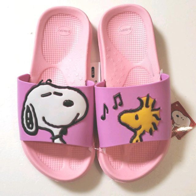 【新品】スヌーピー サンダル 23cm ピンク系 匿名配送　かわいい レディースの靴/シューズ(サンダル)の商品写真