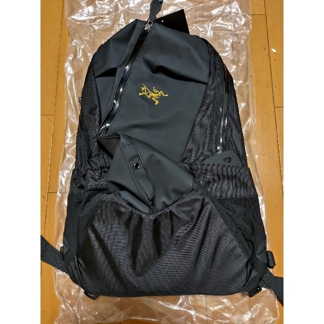 ARC'TERYX(アークテリクス)の【新品】Arro16 アロー16 Black ブラック アークテリクス おすすめ メンズのバッグ(バッグパック/リュック)の商品写真