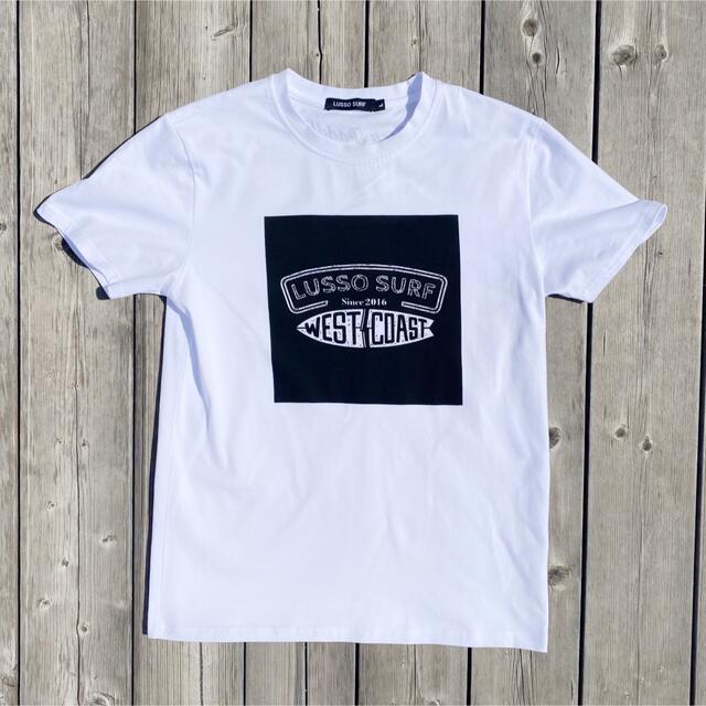 STUSSY(ステューシー)のカップルコーデに☆LUSSO SURF スクエアプリント　Tシャツ　Sサイズ☆ レディースのトップス(Tシャツ(半袖/袖なし))の商品写真