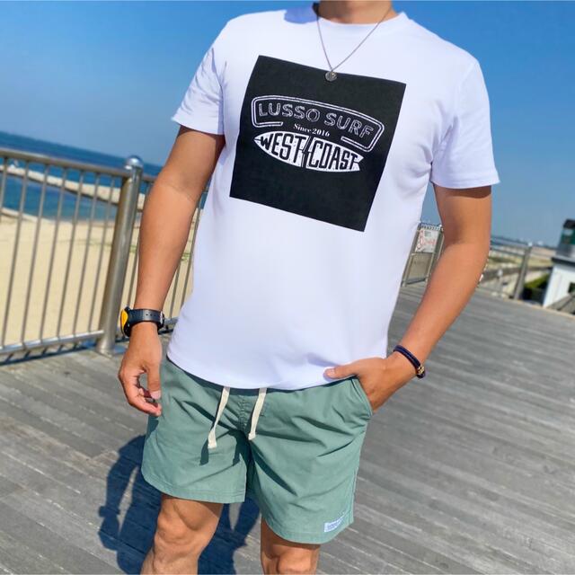STUSSY(ステューシー)のカップルコーデに☆LUSSO SURF スクエアプリント　Tシャツ　Sサイズ☆ レディースのトップス(Tシャツ(半袖/袖なし))の商品写真