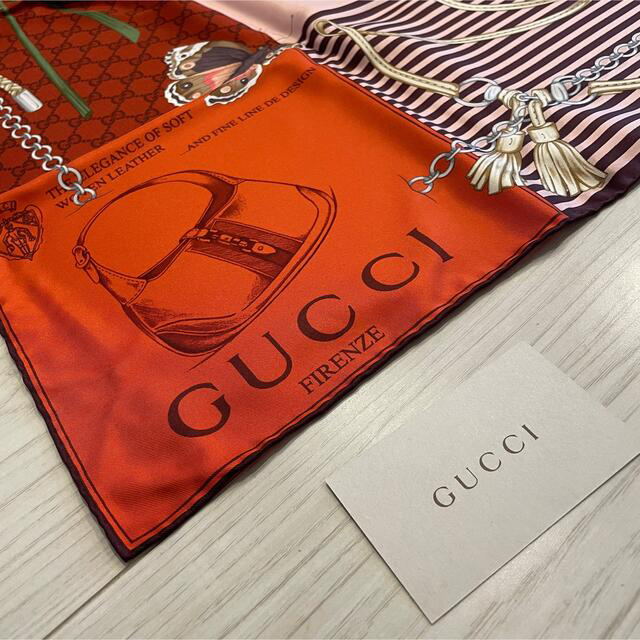 Gucci(グッチ)の新品未使用　GUCCI 大判スカーフ　花柄 レディースのファッション小物(バンダナ/スカーフ)の商品写真