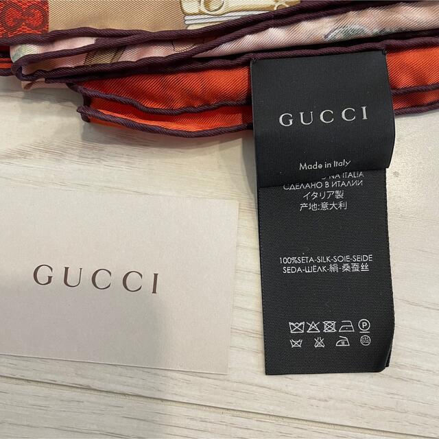 Gucci(グッチ)の新品未使用　GUCCI 大判スカーフ　花柄 レディースのファッション小物(バンダナ/スカーフ)の商品写真