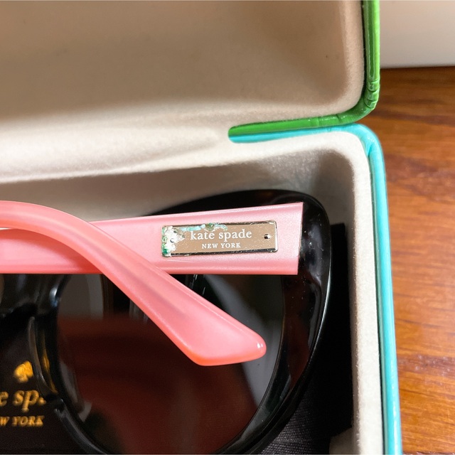 kate spade new york(ケイトスペードニューヨーク)の【値下げ】Kate spade サングラス（ケース付） レディースのファッション小物(サングラス/メガネ)の商品写真